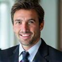 Portrait de M. Richardson, client international de Verdant Conseils.